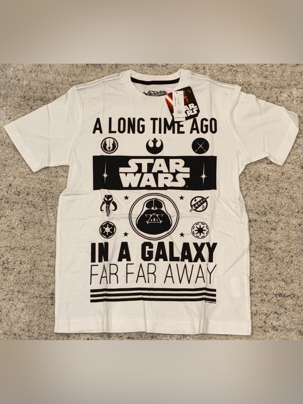 NWT Old Navy Star Wars Boys Graphic T-Shirt Size Large 10-12 White Darth Vader T